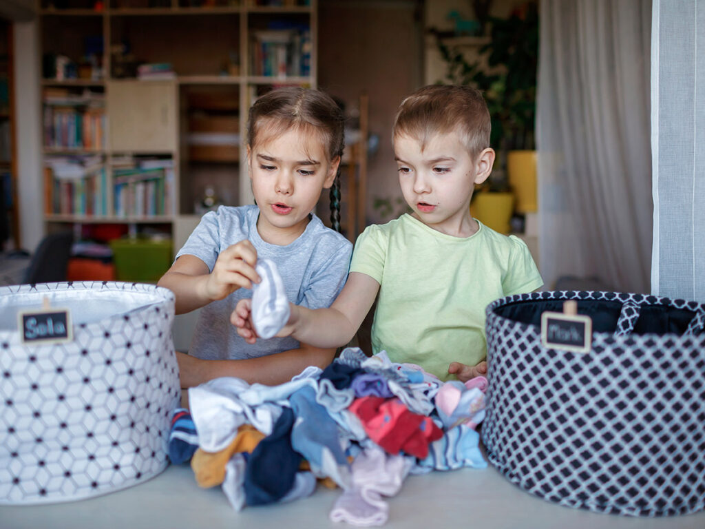 Deca Razvrstavaju Carape Ucenje Koncentracije I Fokusa